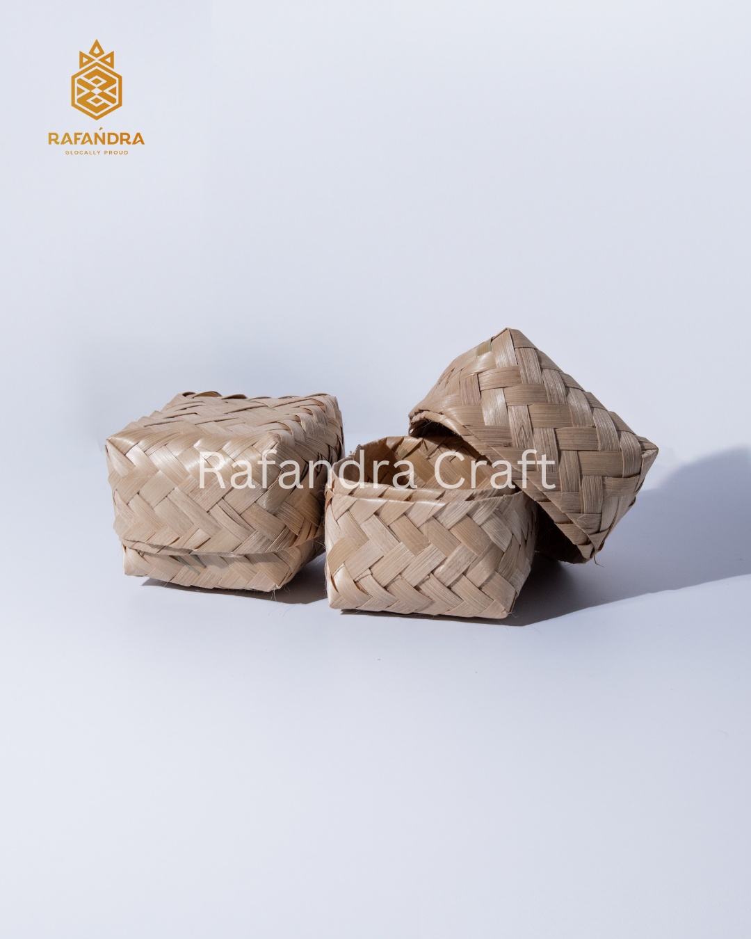 Covered Square Basket of Plaited Bamboo 10X10 (PK-KM1)